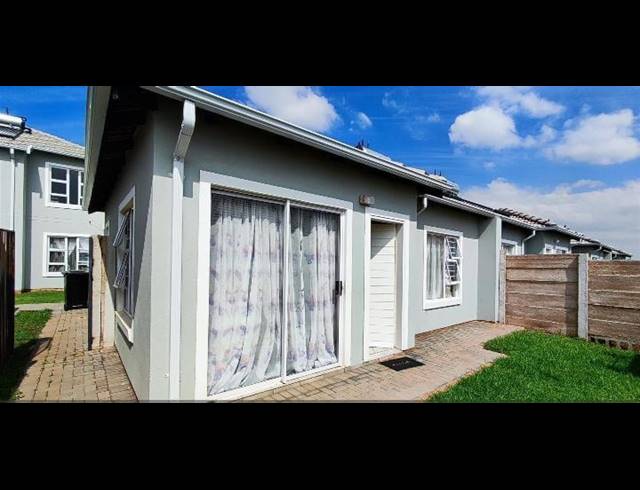 2 BEDROOM TOWNHOUSE FOR SALE IN ALLIANCE